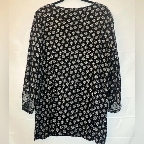 Elegant Black and White Boho Women's Top - Picture 3 of 5